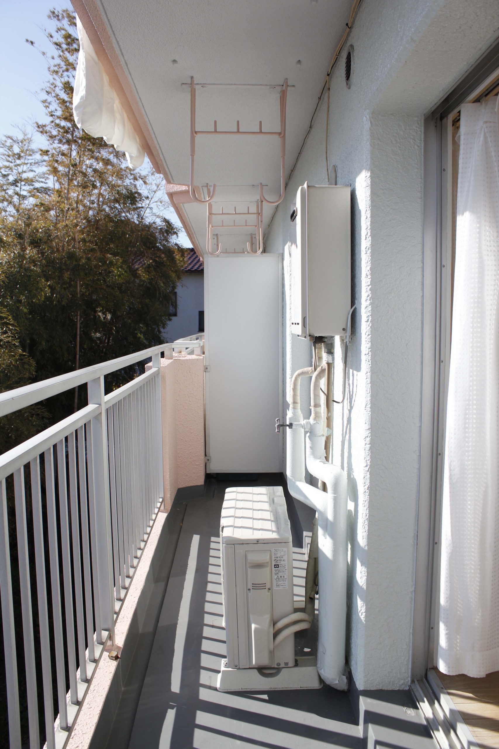 yokohama-apartments-balcony-south-light